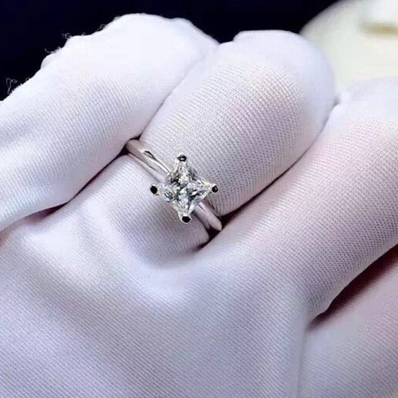 STERLING SILVER 2 CARAT PRINCESS CUT ENGAGEMENT RING - Picture 3 of 15